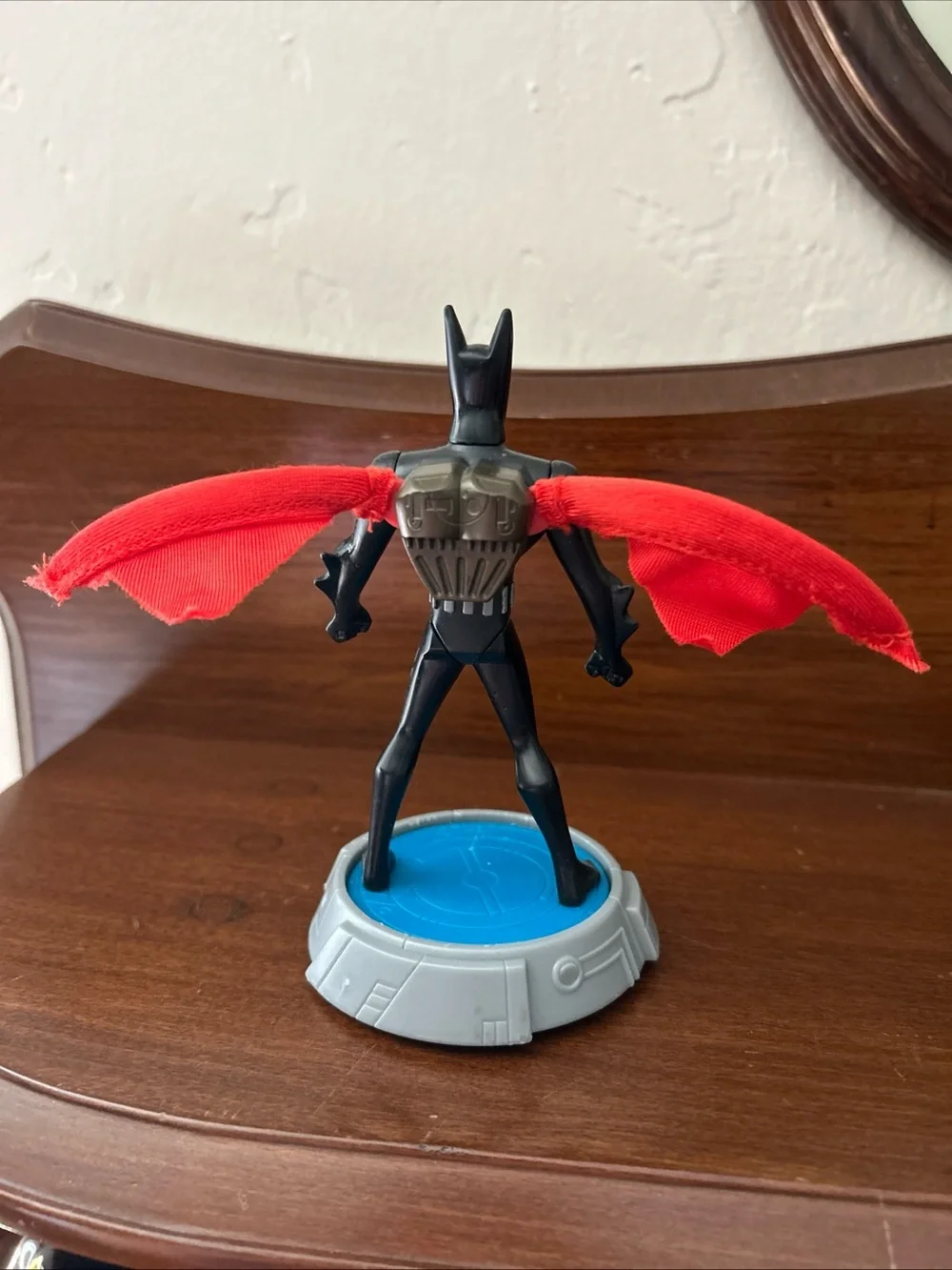 Batman Beyond 2000 Burger King 6” Action Figure Spins & Red Wings